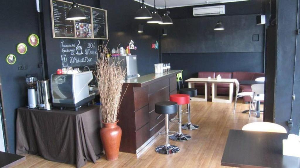 Maktal Hotel Mataram Buitenkant foto