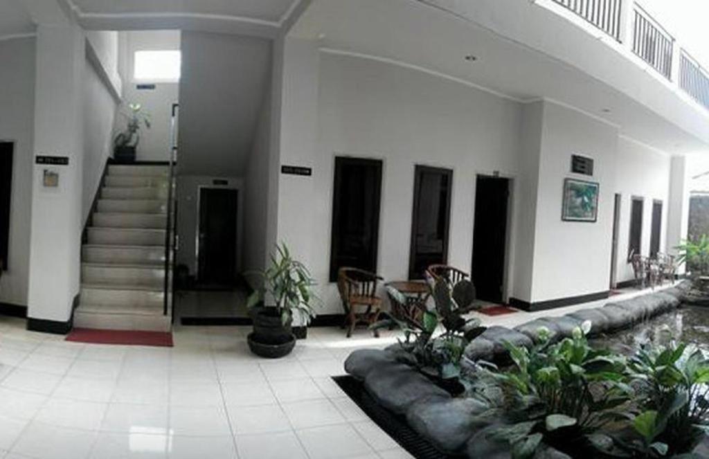 Maktal Hotel Mataram Buitenkant foto