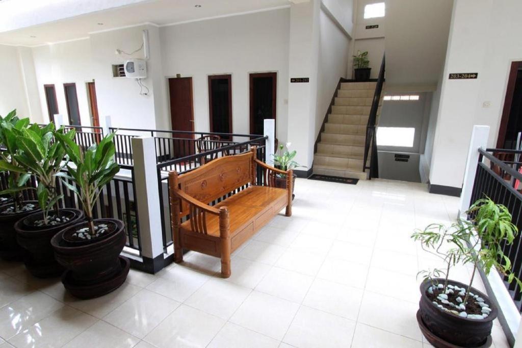 Maktal Hotel Mataram Buitenkant foto