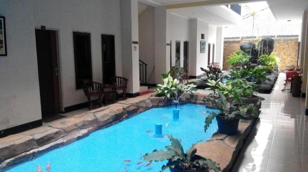 Maktal Hotel Mataram Buitenkant foto