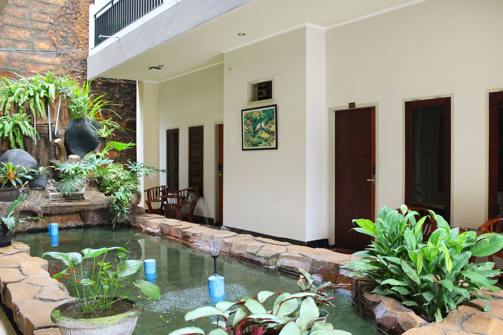 Maktal Hotel Mataram Buitenkant foto