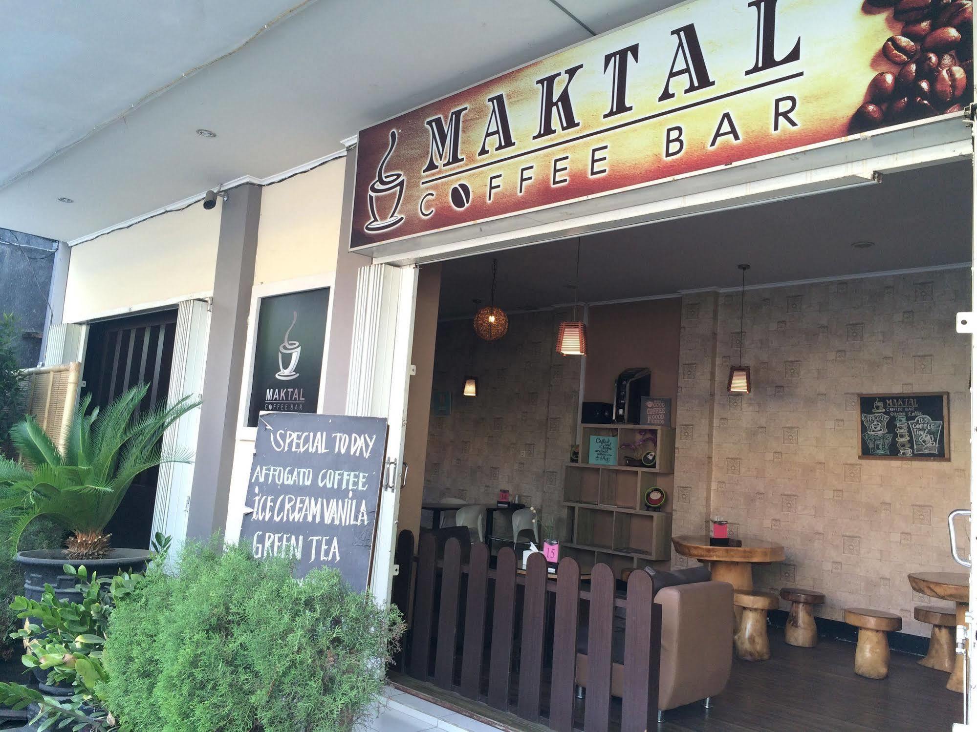 Maktal Hotel Mataram Buitenkant foto