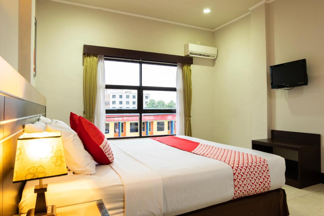 Maktal Hotel Mataram Buitenkant foto