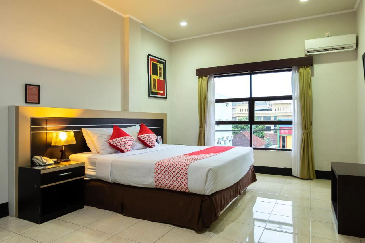 Maktal Hotel Mataram Buitenkant foto