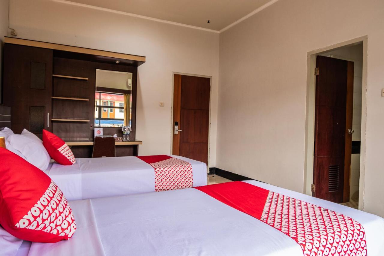 Maktal Hotel Mataram Buitenkant foto