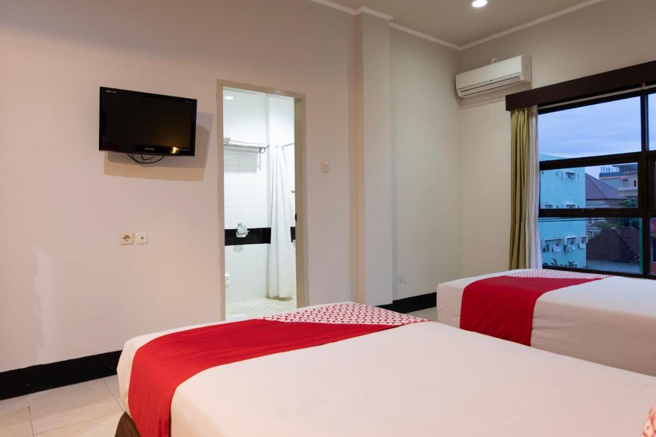 Maktal Hotel Mataram Buitenkant foto