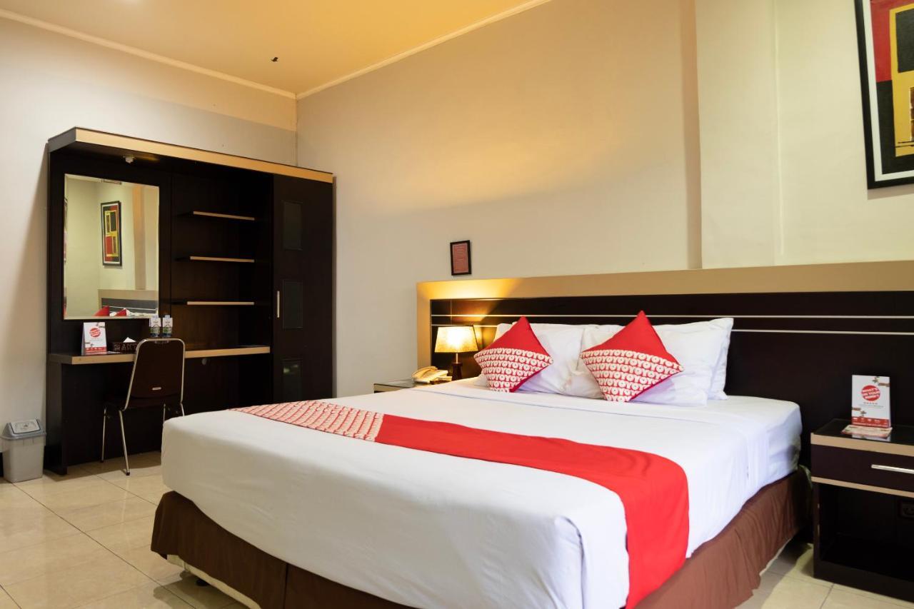 Maktal Hotel Mataram Buitenkant foto