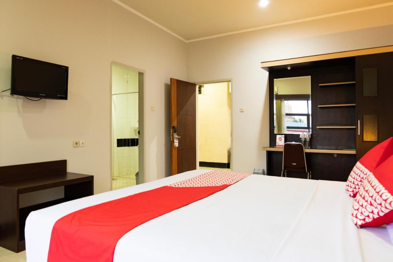 Maktal Hotel Mataram Buitenkant foto